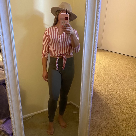 Top - Picture 3 of 6